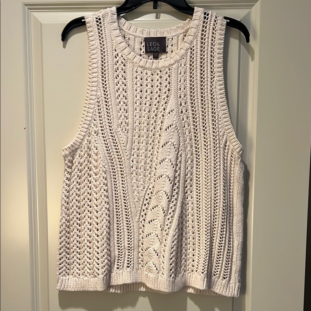 Leo & Sage Women's Cream Sleeveless Sweater Vest